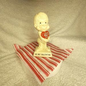 Vintage 1971 BE MY VALENTINE 829 Berries Wallace Russ W R Figure I Love You